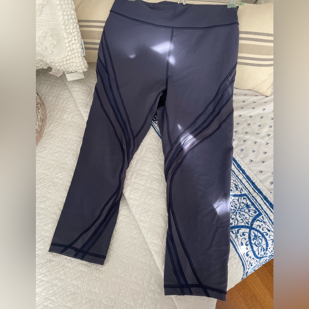 Lululemon Navy Cropped Leggings